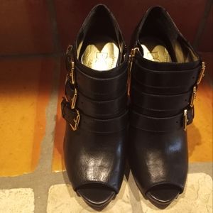 BCBG, high heels booties